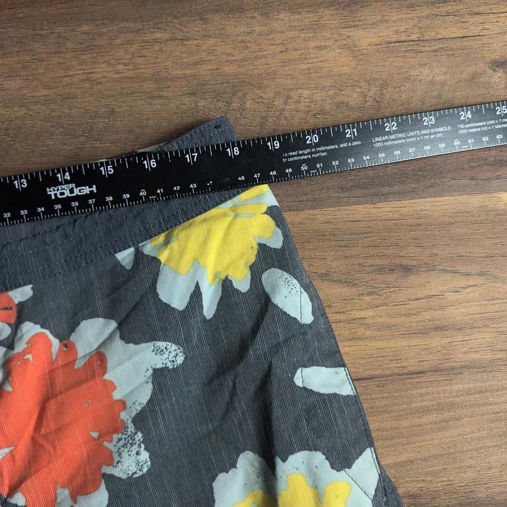 Volcom Stoneys Mens 36 Board Shorts Charcoal‎ Gray Floral Yellow Orange Stretch